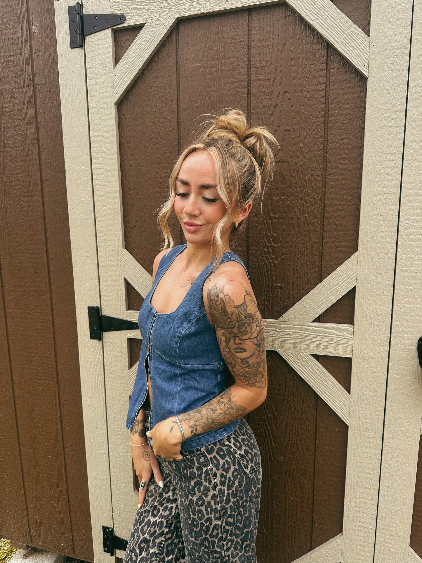 FRONT ZIP DENIM TOP