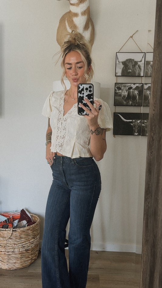 LACE TRIM BUTTON TOP