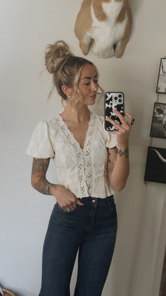 LACE TRIM BUTTON TOP